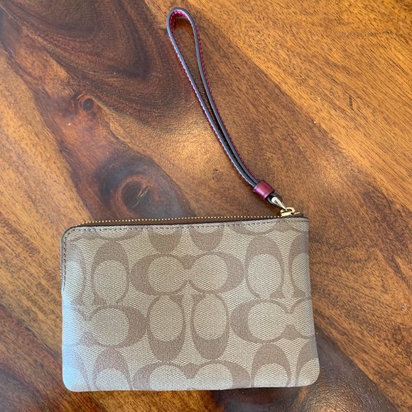 Unused  Coach Wristlet - Picture 3 of 4